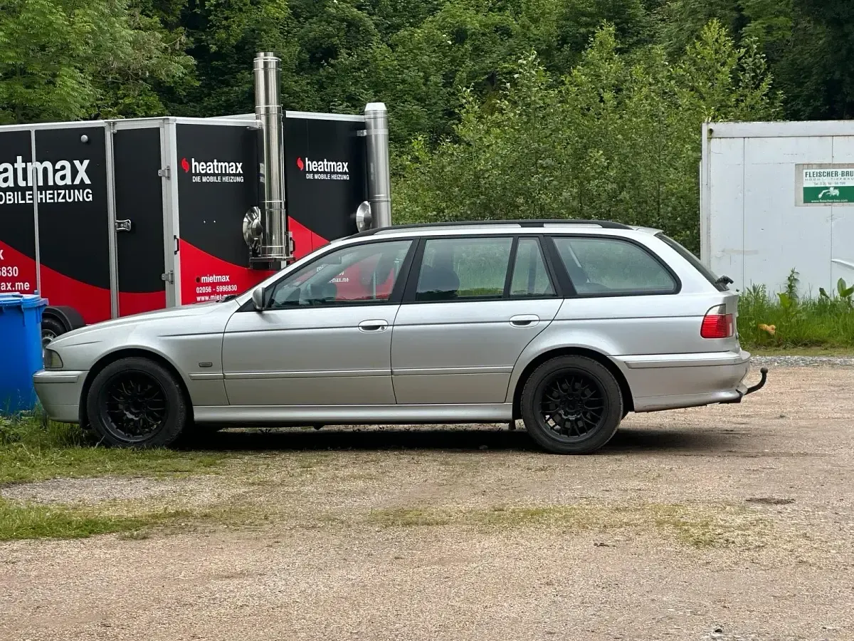 Gebraucht BMW 520 170 PS (125 kW) 2002 Silber Kombi