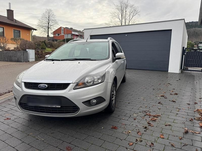 Używany Ford Focus 109 KM (80 kW) 2009 Srebrny Kombi