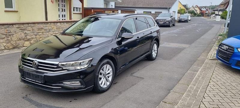 Schwarz Gebraucht 2024 VW Passat Business Kombi | 25.990 € (Superpreis) - Bild 1/4