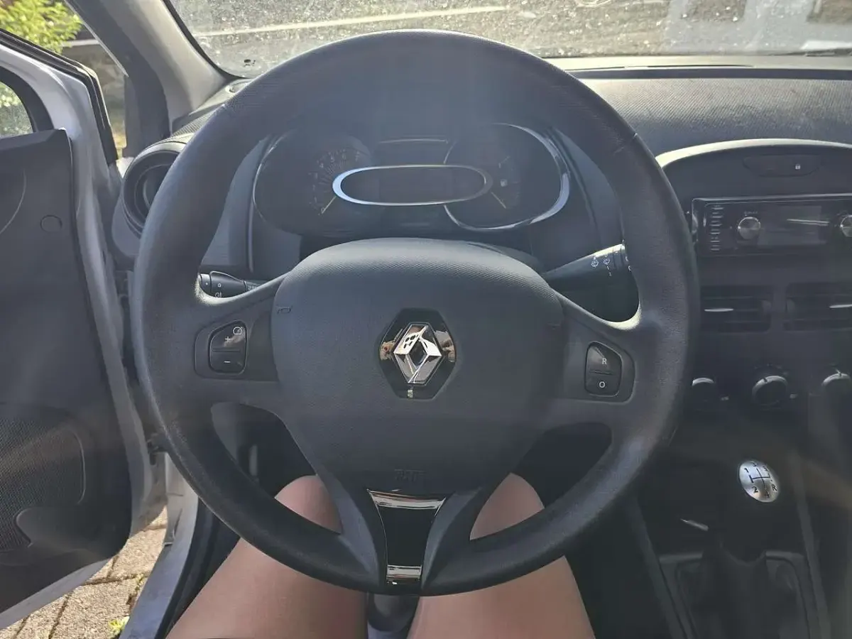 Gebraucht Renault Clio Authentique 65 PS (47 kW) 2015 Kleinwagen