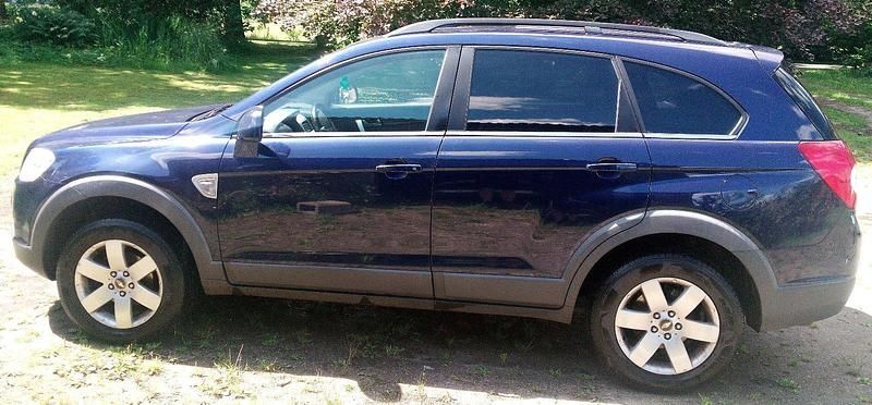 Blau Gebraucht 2010 Chevrolet Captiva SUV | 3.600 € (Fairer Preis) - Bild 1/4