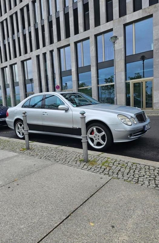 Silber Gebraucht 2005 Mercedes E350 AMG Limousine | 4.750 € (Superpreis) - Bild 1/4