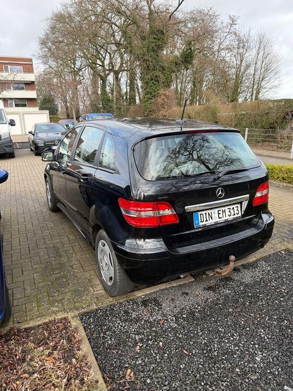 Gebraucht Mercedes B180 116 PS (85 kW) 2010 Schwarz Van / Kleinbus