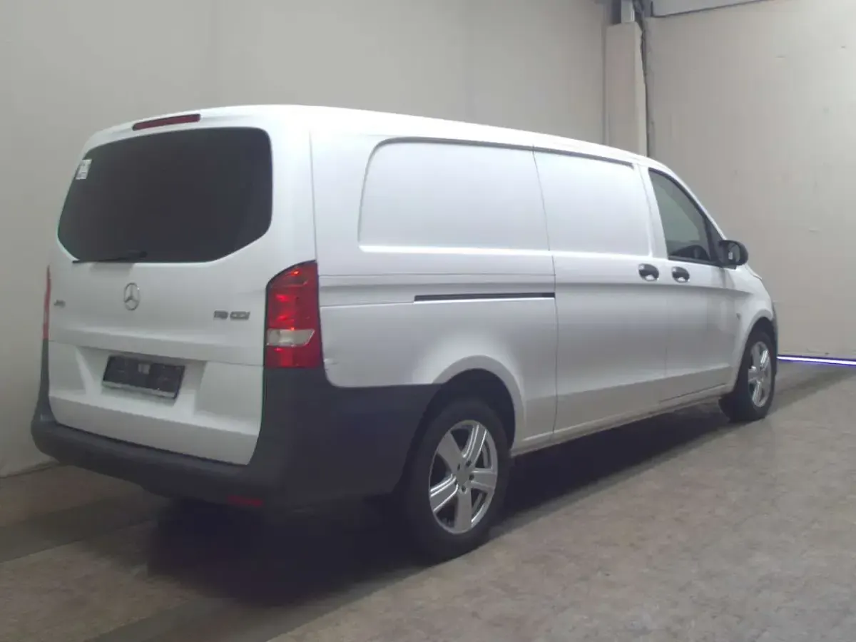 Gebraucht Mercedes Vito 163 PS (119 kW) 2020 Arktikweiss Van