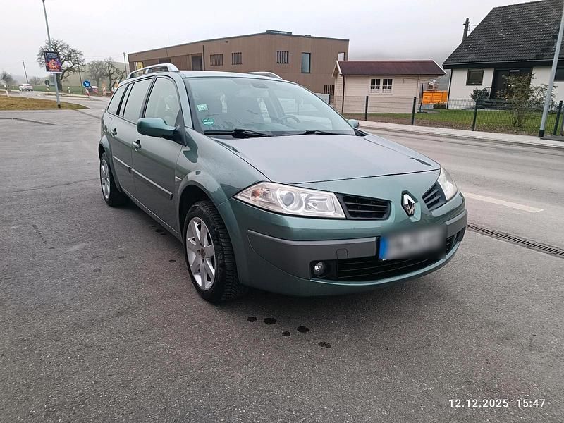 Grün Gebraucht 2007 Renault Mégane II Limousine | 2.800 € (Etwas zu teuer) - Bild 1/4