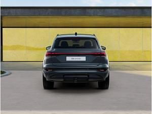 Neu Audi e-tron S-Line 225 kW (306 PS) 2026 Grau (magnetgrau) SUV