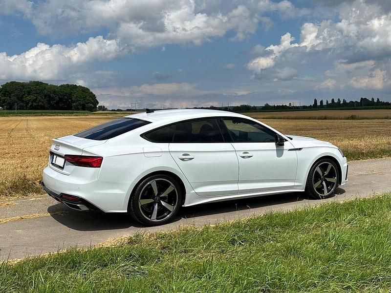 Weiß Gebraucht 2023 Audi A5 Sportback S-Line Coupé | 40.900 € (Fairer Preis) - Bild 1/4