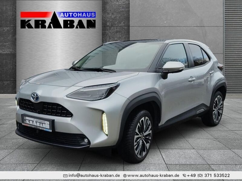 Silber Gebraucht 2021 Toyota Yaris Cross Elegant SUV | 21.990 € (Superpreis) - Bild 1/4