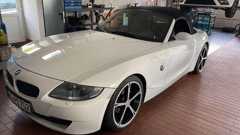 Gebraucht BMW Z4 150 PS (110 kW) 2007 Weiß Cabrio