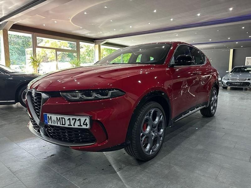 Rot Gebraucht 2023 Alfa Romeo Tonale Edizione Speciale SUV | 32.990 € (Guter Preis) - Bild 1/4