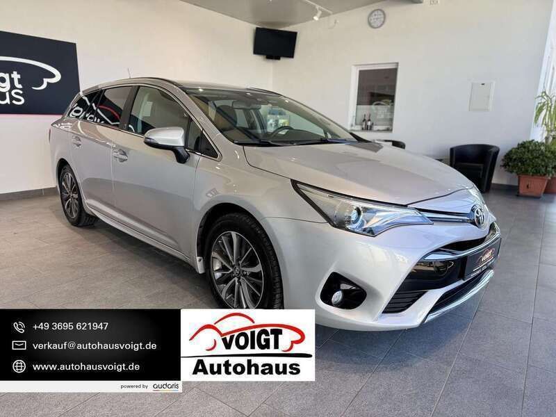 Silber Gebraucht 2018 Toyota Avensis Kombi | 17.990 € (Fairer Preis) - Bild 1/4