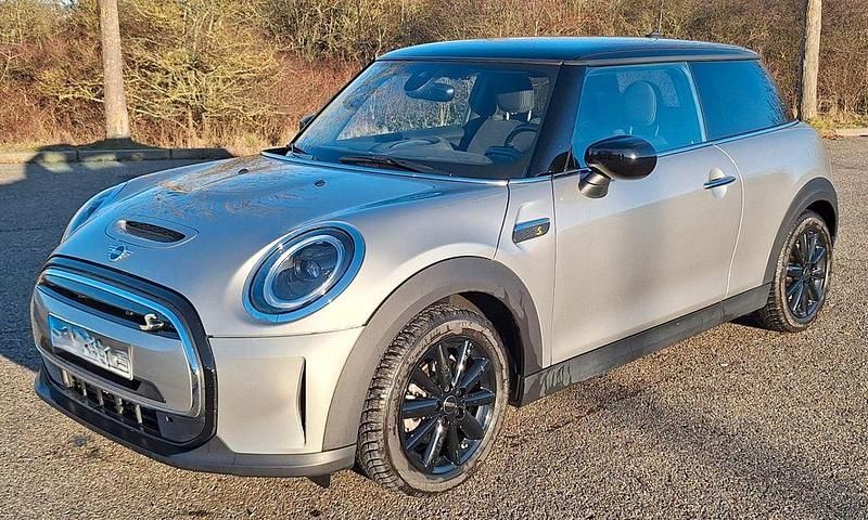 Gebraucht Mini Cooper SE Classic 135 kW (184 PS) 2023 Silber Kleinwagen