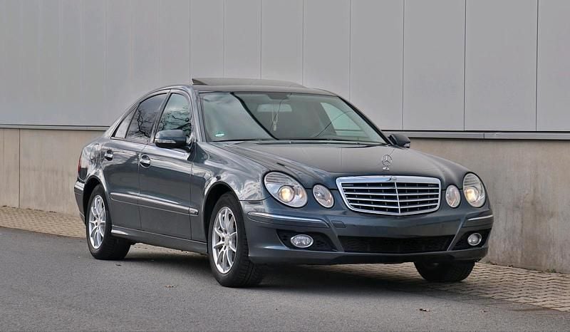 Gebraucht Mercedes E220 Elegance 170 PS (125 kW) 2009 Limousine