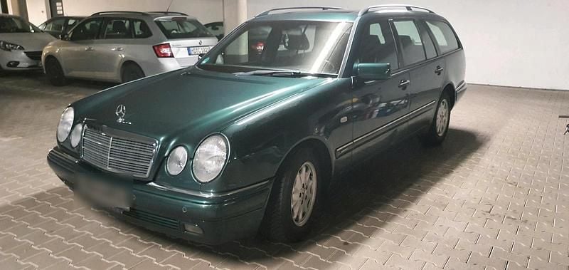 Gebraucht Mercedes E200 Elegance 136 PS (100 kW) 1997 Grün Kombi