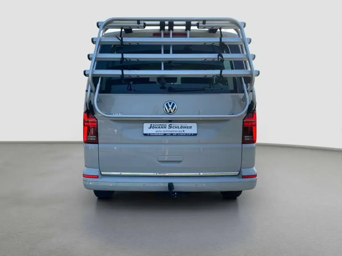 Gebraucht VW Multivan Highline 199 PS (146 kW) 2020 Ascotgrau Van / Kleinbus