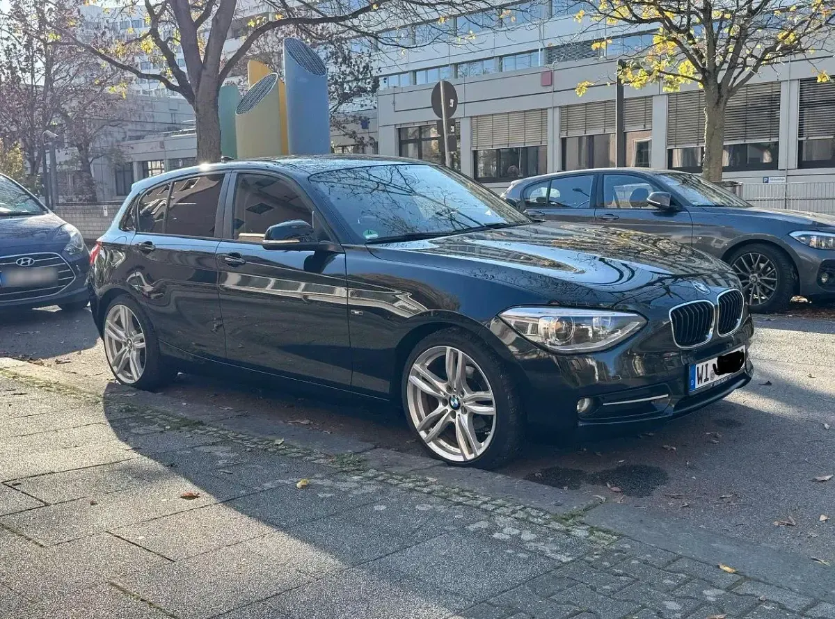 Gebraucht BMW 118 143 PS (105 kW) 2014 Schwarz Kleinwagen