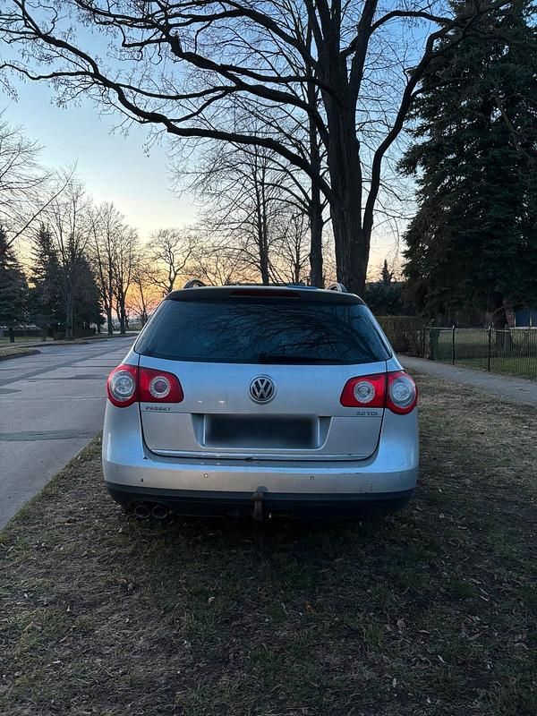 Gebraucht VW Passat 140 PS (102 kW) 2008 Grau Kombi