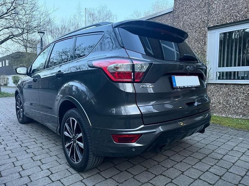 Gebraucht Ford Kuga ST-Line 179 PS (131 kW) 2019 Grau SUV