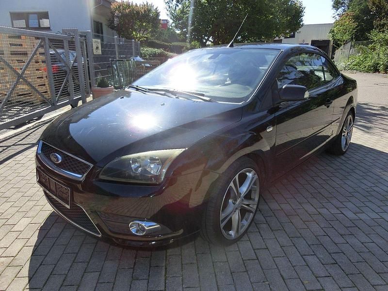 Gebraucht Ford Focus Cabriolet Style 145 PS (106 kW) 2007 Grau Cabrio
