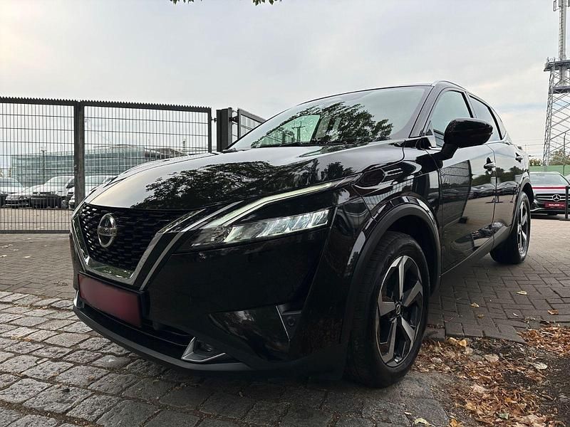 Schwarz metallic Gebraucht 2022 Nissan Qashqai SUV | 22.620 € (Etwas zu teuer) - Bild 1/4
