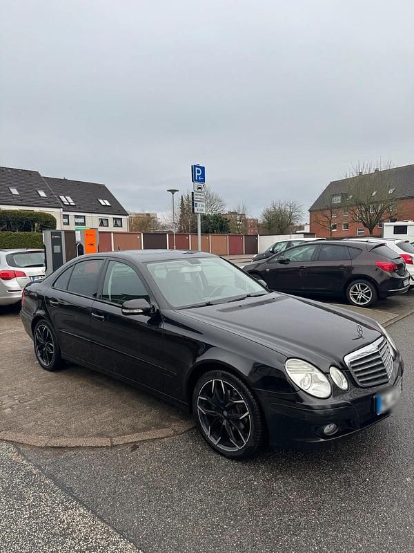 Gebraucht Mercedes E280 190 PS (139 kW) 2006 Schwarz Limousine