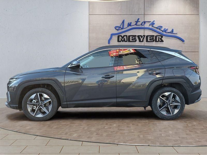 Neu Hyundai Tucson 160 PS (117 kW) 2025 Ecotronic gray SUV
