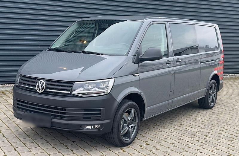Gebraucht VW Transporter 179 PS (131 kW) 2015 Grau Van