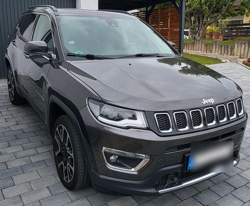 Grau Gebraucht 2019 Jeep Compass Limited SUV | 16.500 € (Guter Preis) - Bild 1/4