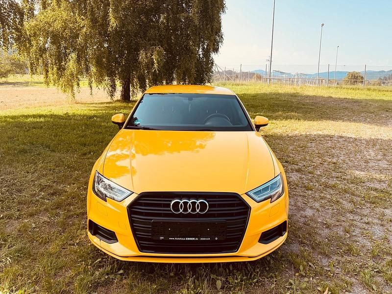 Gelb Gebraucht 2018 Audi A3 Limousine | 16.800 € (Fairer Preis) - Bild 1/4