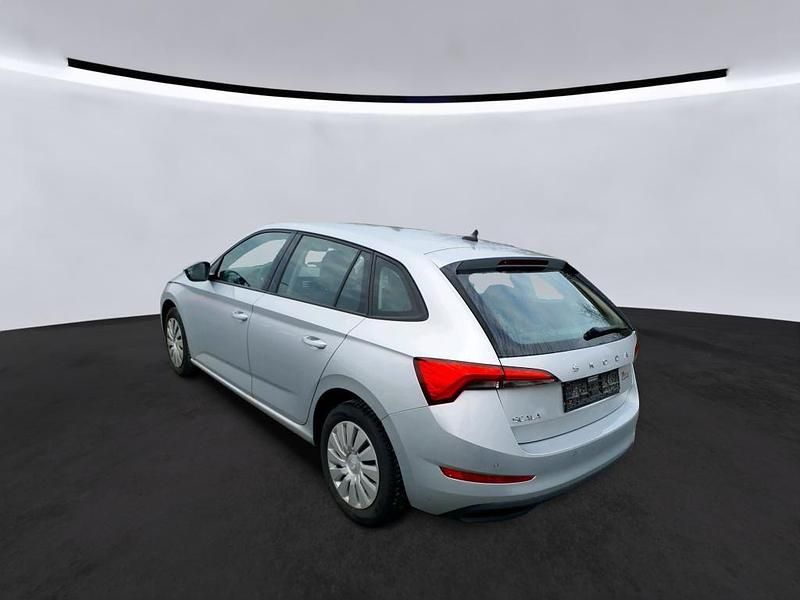 Gebraucht Skoda Scala Cool Plus 95 PS (69 kW) 2022 Silber Kleinwagen