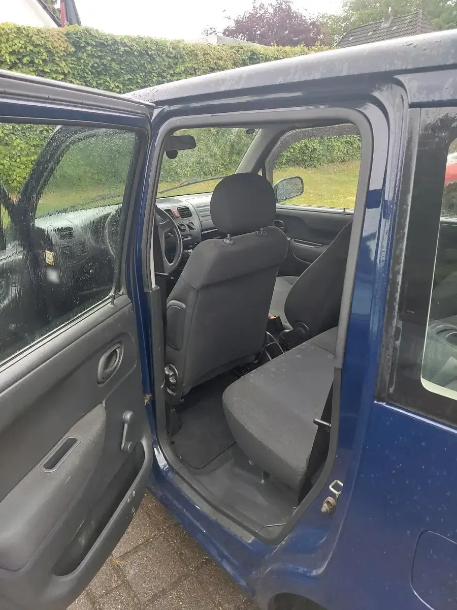 Gebraucht Opel Agila 58 PS (42 kW) 2003 Blau Van / Kleinbus