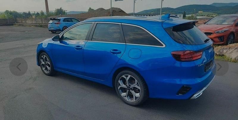 Gebraucht Kia Ceed Platinum 141 PS (103 kW) 2023 Blau Kleinwagen