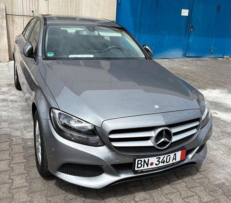 Grau Gebraucht 2015 Mercedes C180 Edition Limousine | 15.300 € (Superpreis) - Bild 1/4