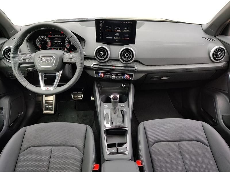 Używany Audi Q2 Competition 150 KM (110 kW) 2025 Niebieski SUV