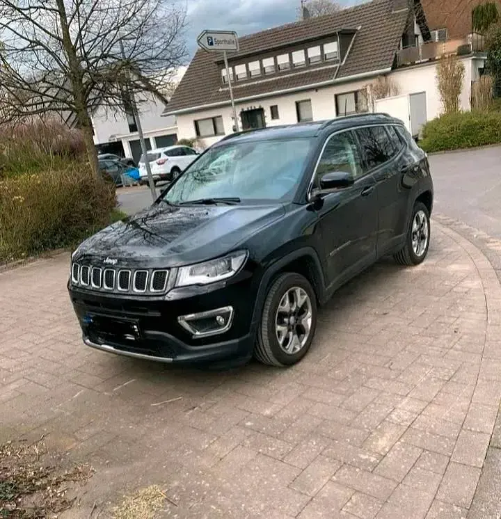 Gebraucht Jeep Compass Limited 170 PS (125 kW) 2018 Schwarz SUV