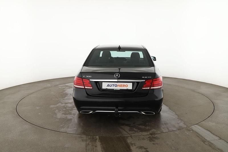 Gebraucht Mercedes E300 Avantgarde 231 PS (169 kW) 2017 Schwarz Limousine