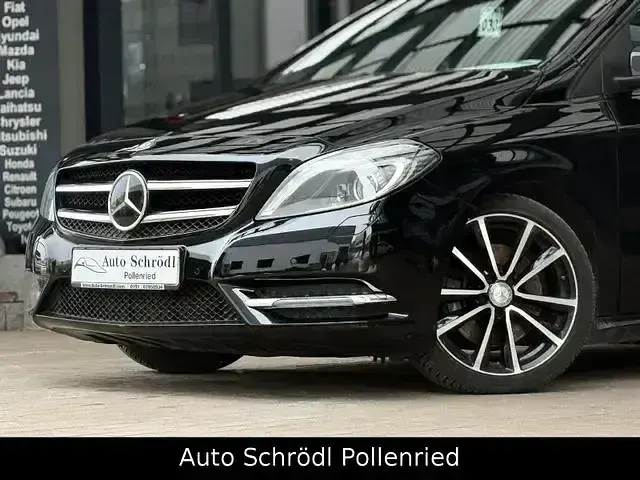 Gebraucht Mercedes B220 Sport 177 PS (130 kW) 2015 Schwarz Van / Kleinbus
