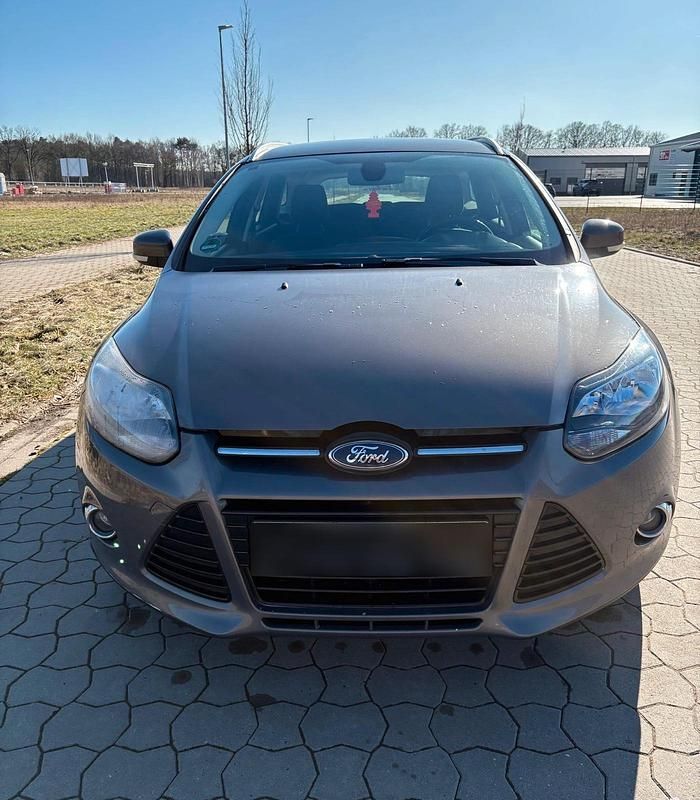 Gebraucht Ford Focus 140 PS (102 kW) 2012 Braun Kombi