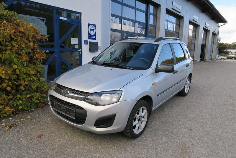 Silber Gebraucht 2016 Lada Kalina Kombi | 2.800 € - Bild 1/4