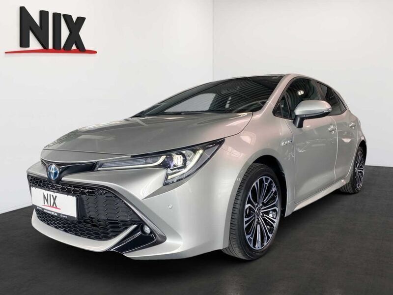 Cosmicsilber metallic Gebraucht 2021 Toyota Corolla Team Limousine | 20.850 € (Superpreis) - Bild 1/4