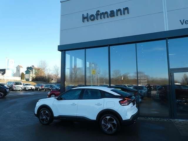 Gebraucht Citroën C4 Feel 131 PS (96 kW) 2023 Purple (blanc banquise) Limousine