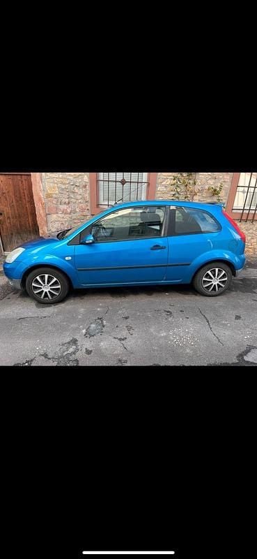 Blau Gebraucht 2004 Ford Fiesta Kleinwagen | 650 € (Fairer Preis) - Bild 1/4