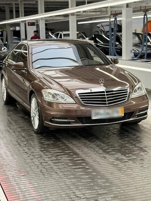 Braun Gebraucht 2010 Mercedes S500 Limousine | 18.000 € - Bild 1/4