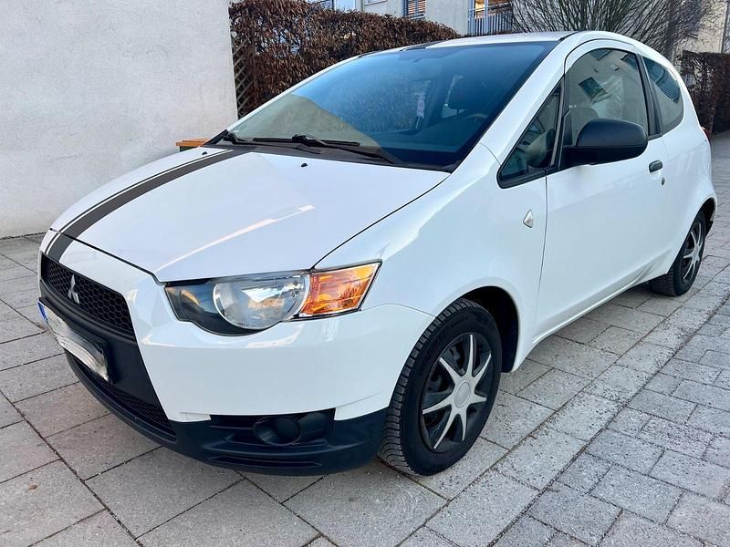 Weiß Gebraucht 2009 Mitsubishi Colt Limousine | 2.499 € (Fairer Preis) - Bild 1/4