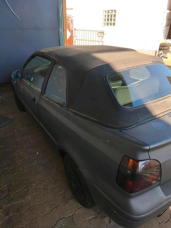 Gebraucht VW Golf Cabriolet Edition 101 PS (74 kW) 1999 Grau Cabrio