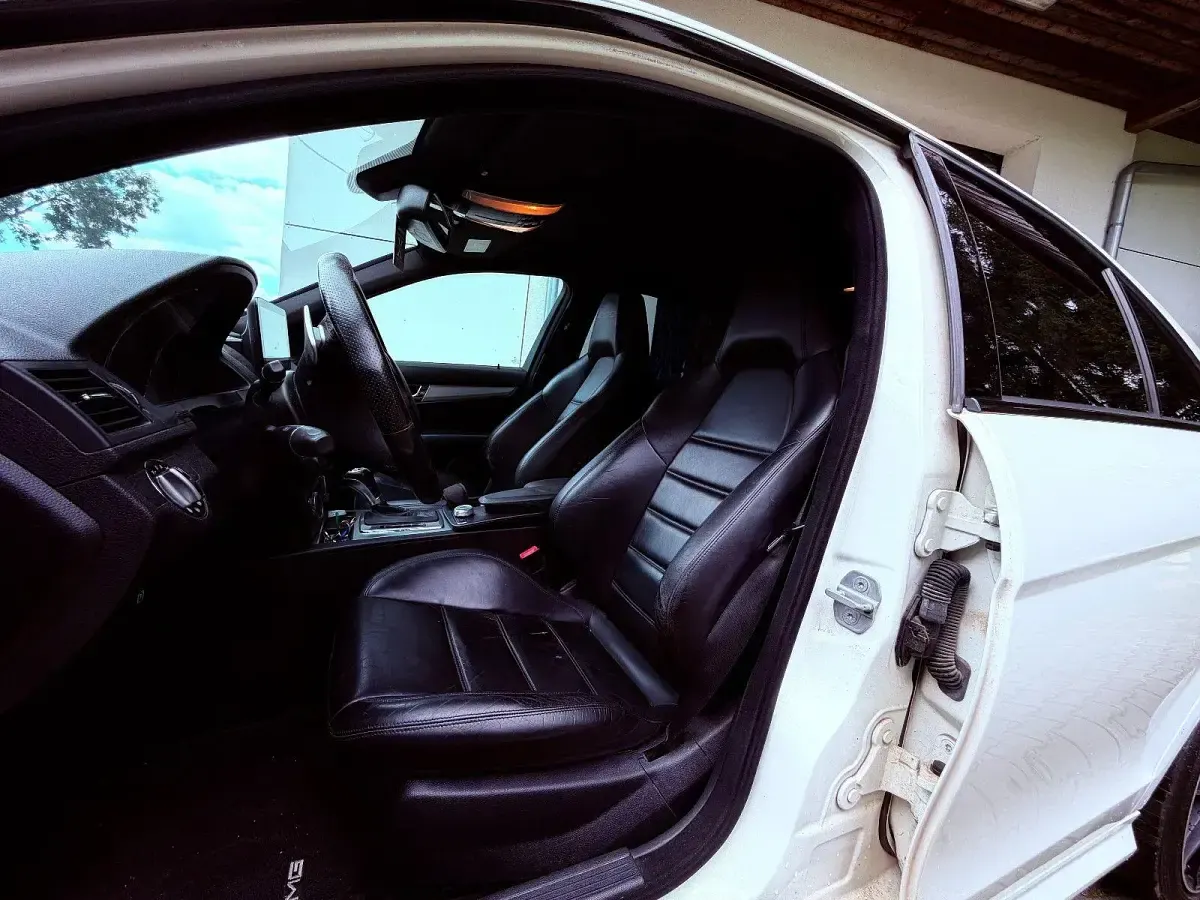 Gebraucht Mercedes C63 AMG AMG 457 PS (336 kW) 2009 Weiß Limousine