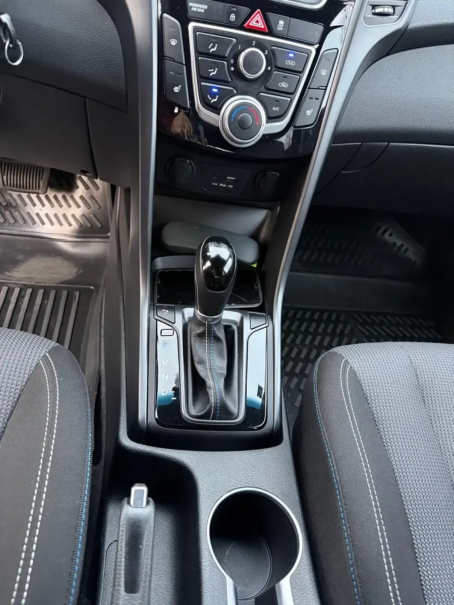 Second-hand Hyundai i30 110 CP (80 kW) 2017 Negru Break