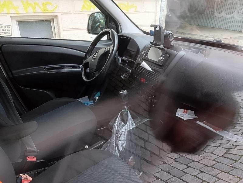 Second-hand Opel Combo 120 CP (88 kW) 2012 Alb Monovolum