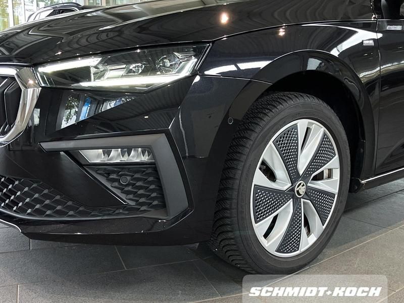 Gebraucht Skoda Scala Drive 116 PS (85 kW) 2024 Blackmagic perleffekt Kleinwagen