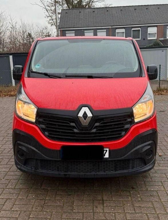 Gebraucht Renault Trafic 95 PS (69 kW) 2016 Rot Van / Kleinbus